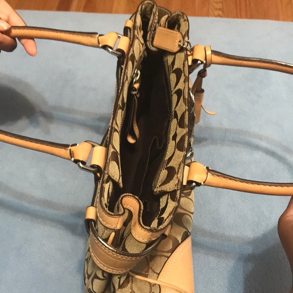 Natural tan official Coach Satchel - Picture 3 of 5